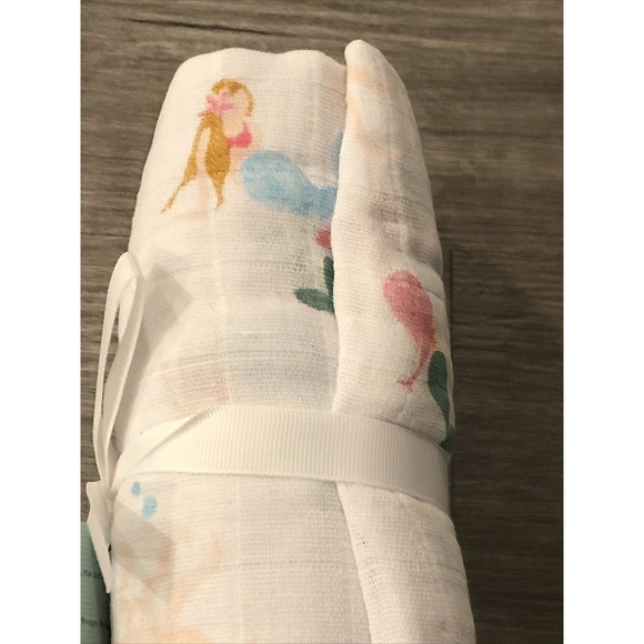 Aden & Anais New Muslin Swaddle Blanket Salty Kisses- Mermaids 47x47” 2019 - Picture 2 of 7
